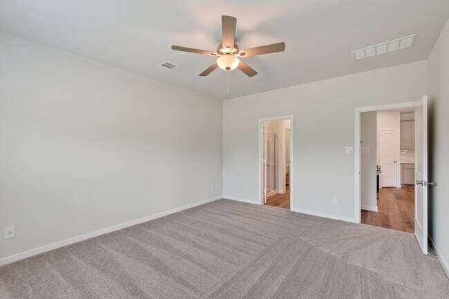 Building Photo - 7762 Bergamot Cir