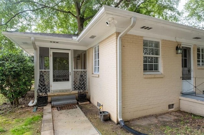 Building Photo - 1401 Briarwood Rd NE