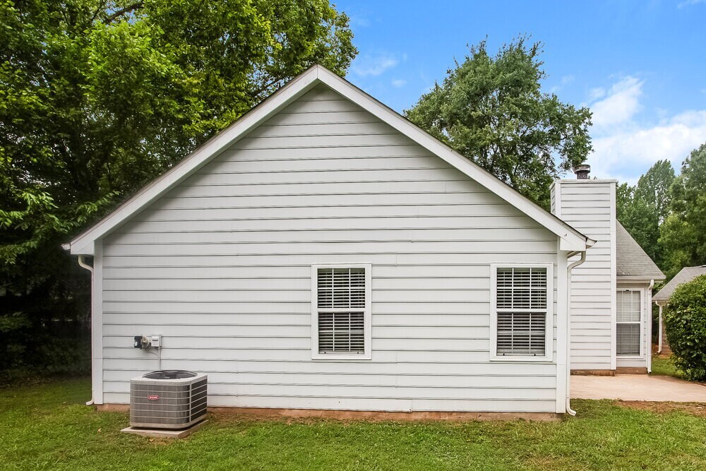 Building Photo - 8908 Chesham Dr