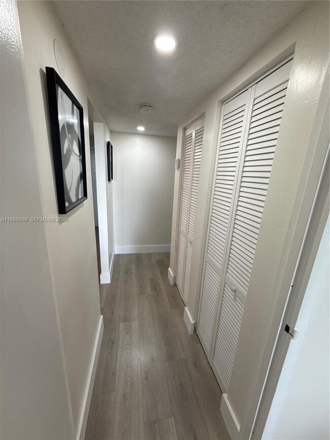 Building Photo - 1825 W 44th Pl