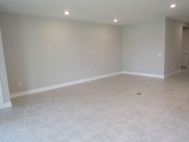 Building Photo - NEWER HOME located in desirable Palencia