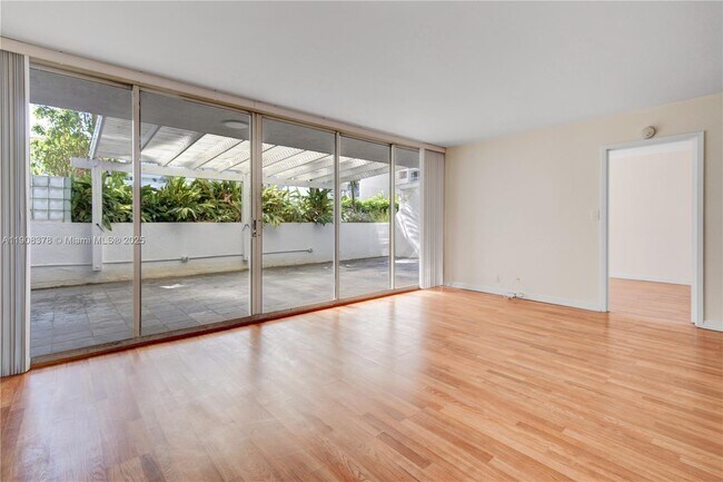 Building Photo - 7601 E Treasure Dr