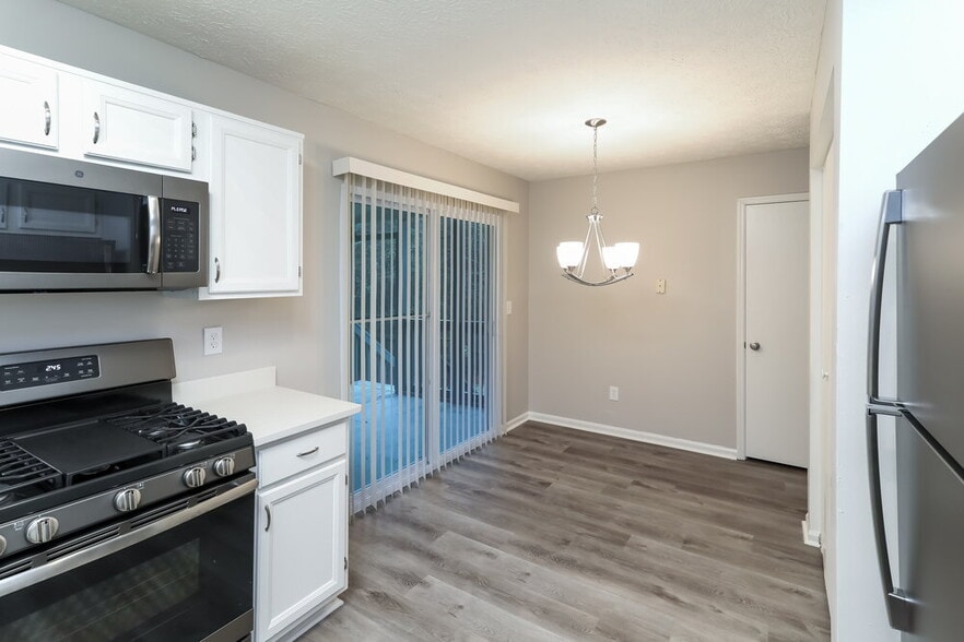 Building Photo - 4417 Princeton Terrace