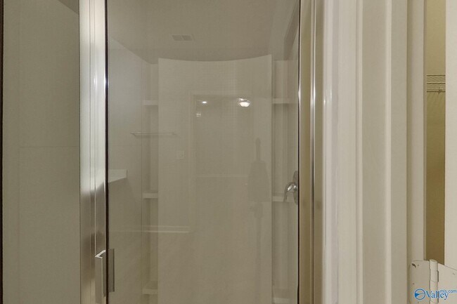 Building Photo - 10685 Bent Brook Dr