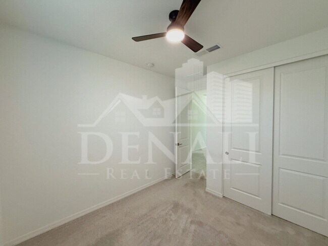 Building Photo - 11326 E Unger Ave