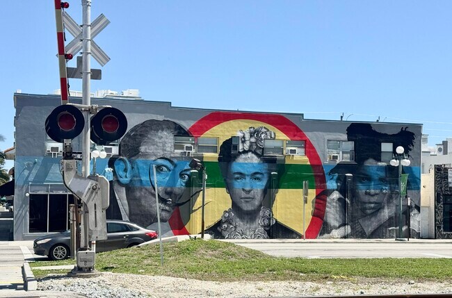 Building Photo - 140 S Dixie Hwy