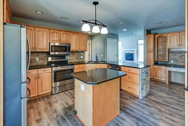 Building Photo - Beautifully updated 4 bedroom home in Southbridge, Waunakee
