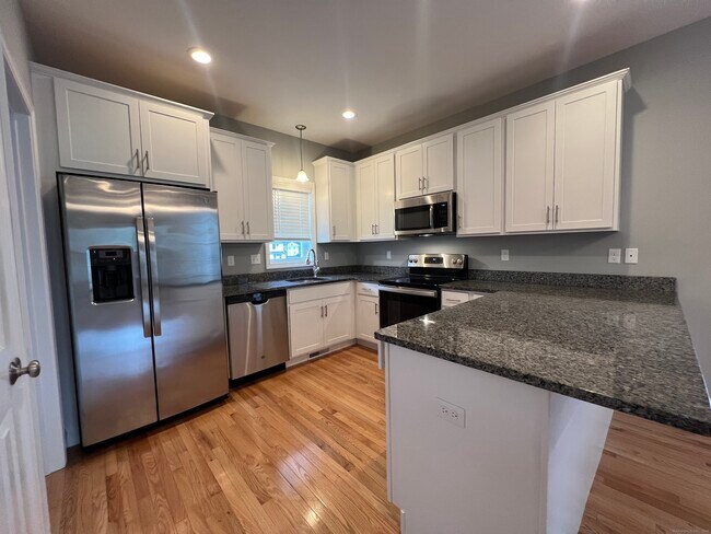 Primary Photo - 39 Eden Ave