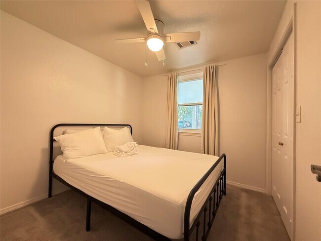 Primary Photo - 505 E 4th St