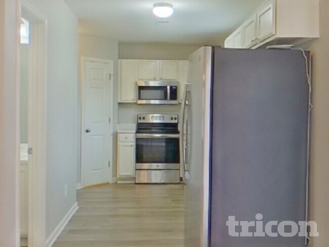 Building Photo - 175 Chesterbrook Ln