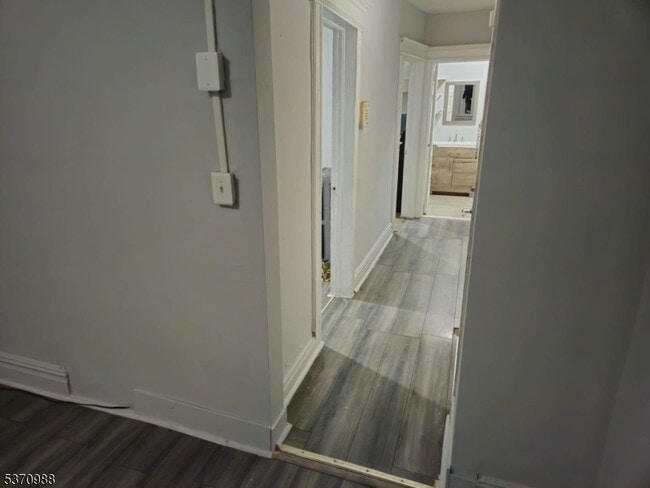 Building Photo - 467 Park Ave