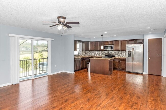 Building Photo - 8315 Village Green Rd