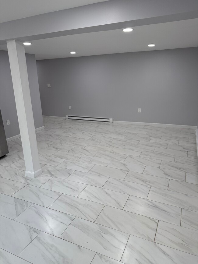 Building Photo - 26 2nd St