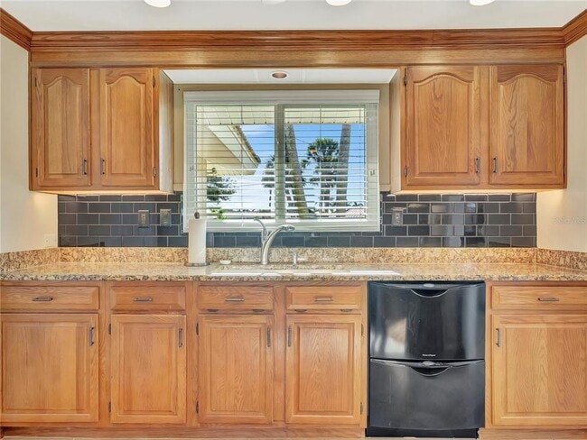 Building Photo - 10432 Sandpiper Rd W