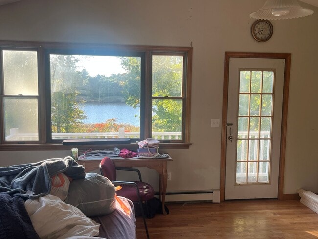 Building Photo - 2 Br / 2Ba Home with water views in Wareha...