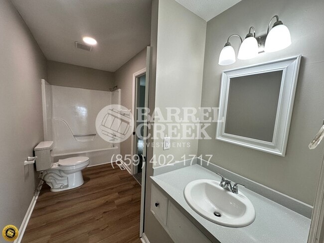 Building Photo - 2-Bed 1.5-Bath Townhome