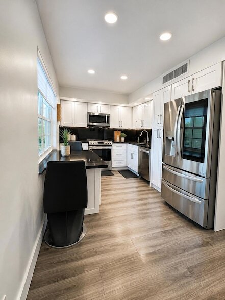 Building Photo - 3930 Oaks Clubhouse Dr