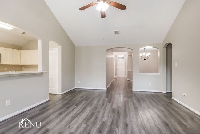 Building Photo - 4002 Old Pine Grove Dr