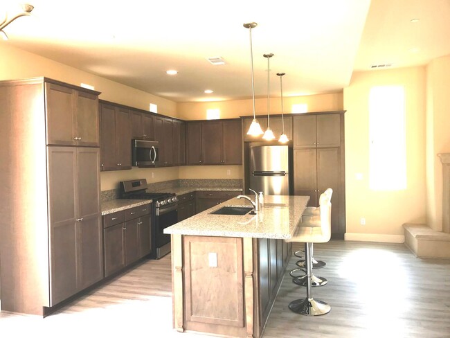Building Photo - Spacious Home - Newer Build TOSCANO Neighb...