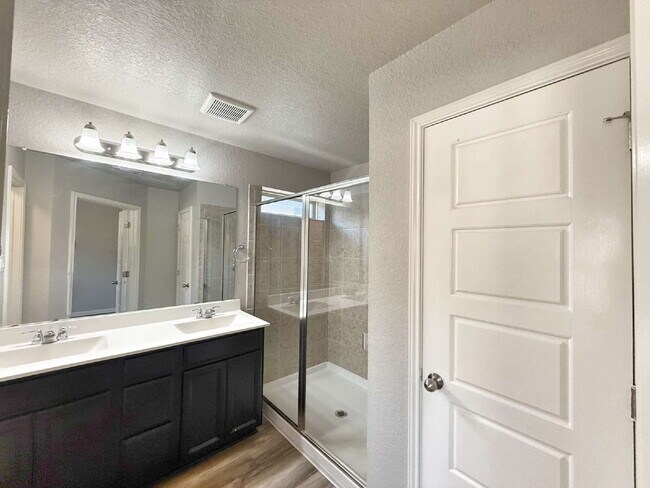 Building Photo - 3-Bed, 2-Bath Tribute Ranch Home w/ Office...