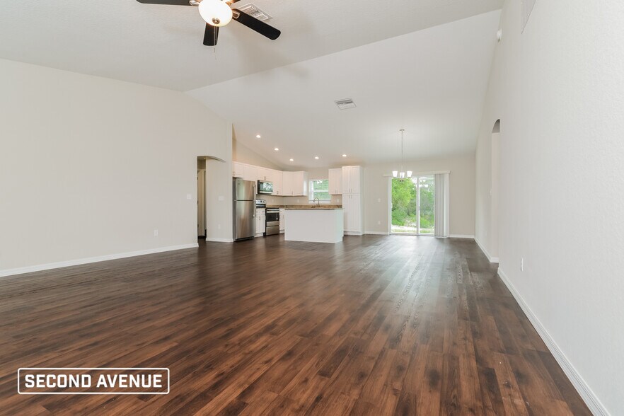 Building Photo - 3180 SW 172nd Lane Rd