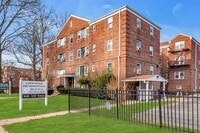 Building Photo - Edgar Gardens Apartments Studio