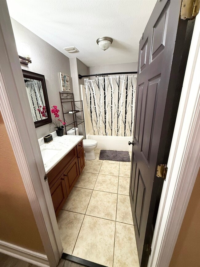 Building Photo - 1508 Crescent Hills Dr