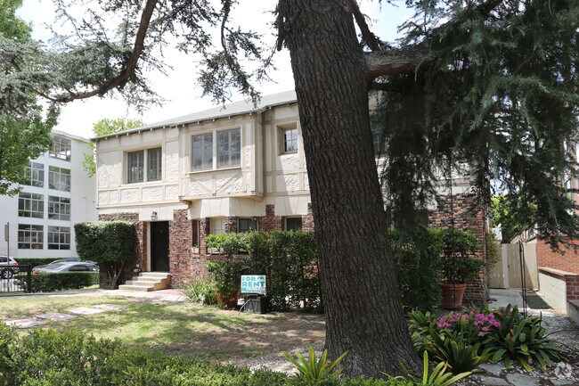 Building Photo - 9207 Alden Dr