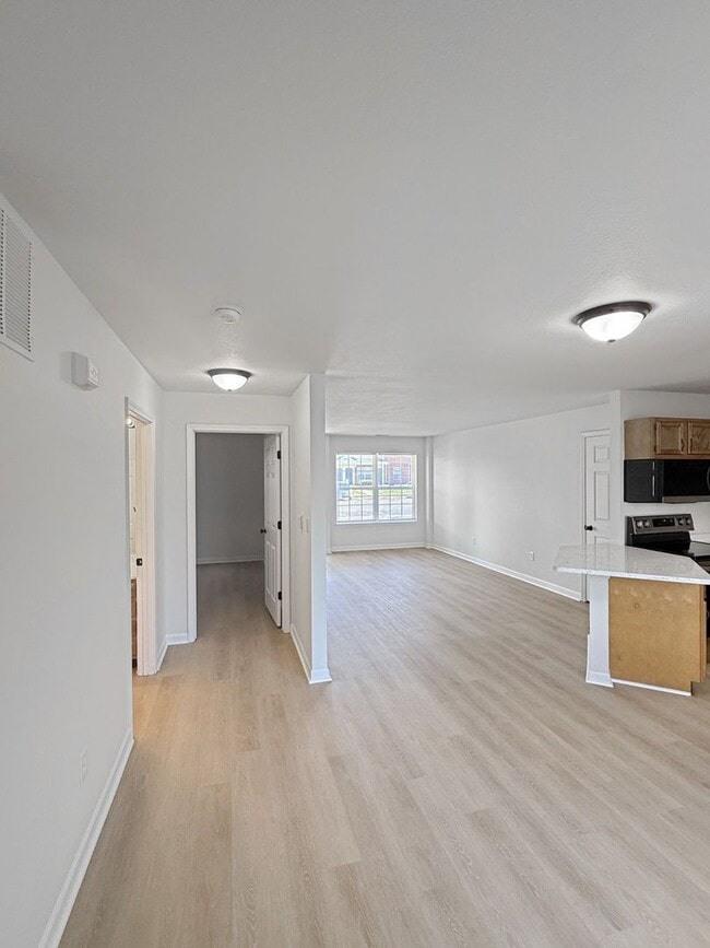 Building Photo - 6012 Castleford Dr