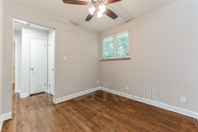 Building Photo - 2438 Finchley Dr