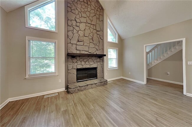 Building Photo - 4125 Inola Trail NE