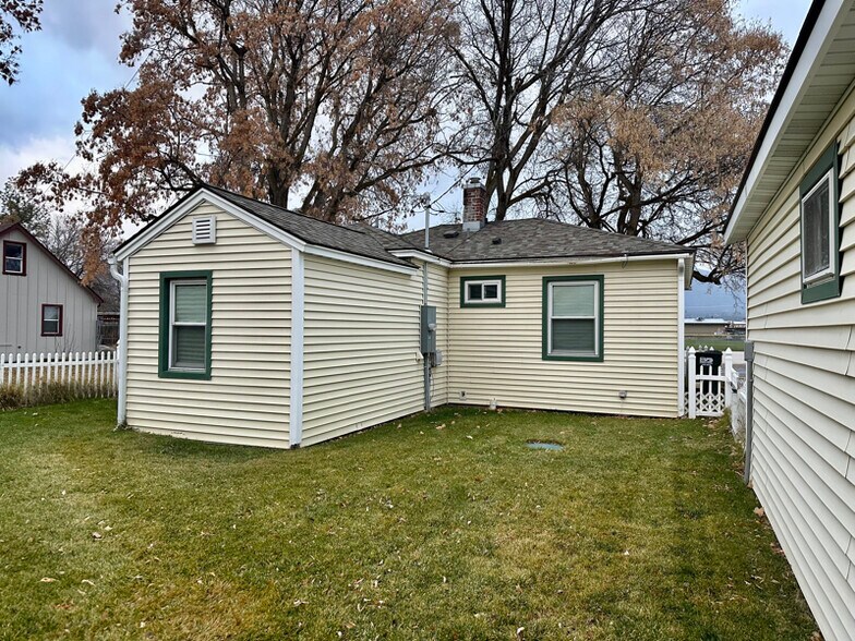 Building Photo - 114 Taulman St