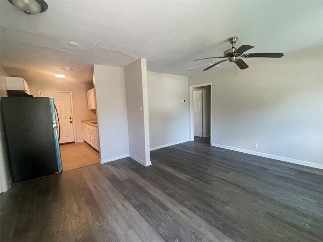 Building Photo - 10509 Fairland Dr