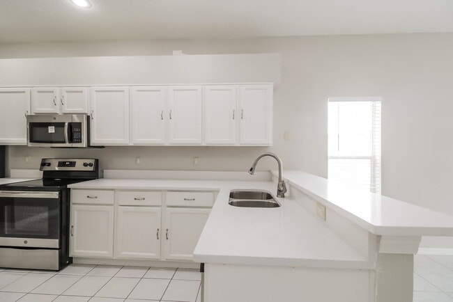 Building Photo - 131 Harwood Cir