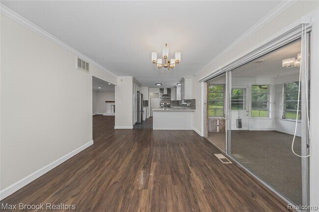 Building Photo - 6695 Lahser Rd