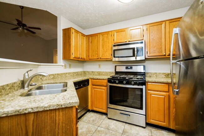 Building Photo - 2815 Sunnyfield Ct