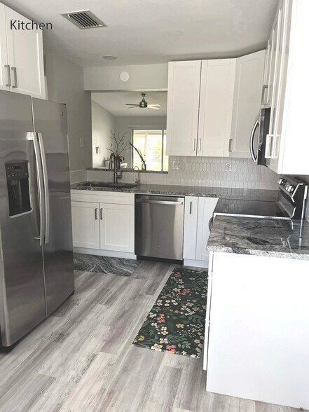 Building Photo - 3023 Beecher Dr E