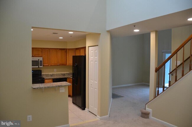 Building Photo - 1046 Spring Valley Ct