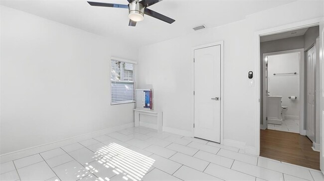 Building Photo - 1416 E Frierson Ave