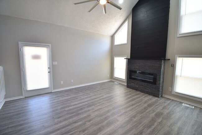Building Photo - COMING SOON-3 BEDROOM 2 BATHROOM - NO PETS