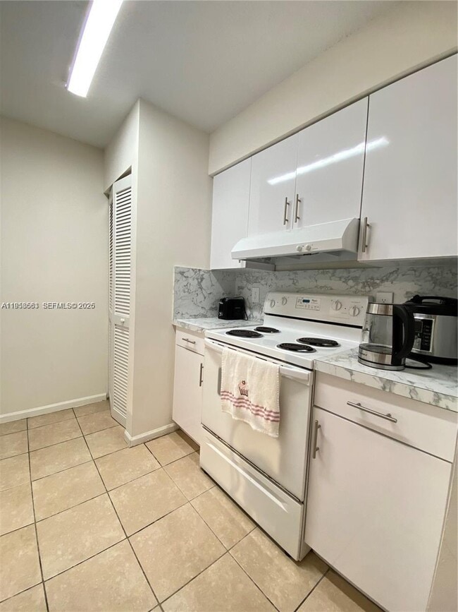 Building Photo - 1350 SE 3rd Ave