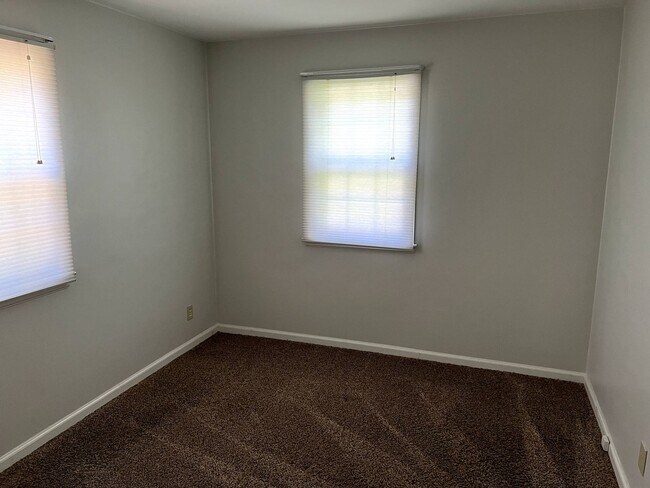 Building Photo - Secluded 4 Bed Holladay Home in Quiet Neighborhood with Mountain Views!!