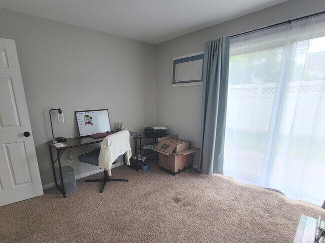 Building Photo - 39 Willow Springs