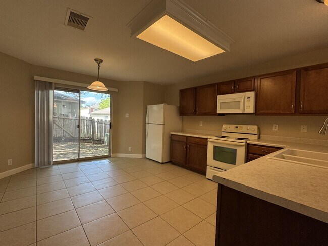 Building Photo - 861 Barrel Point