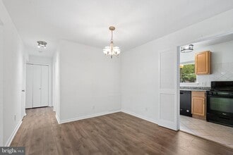 Building Photo - 11606 Vantage Hill Rd