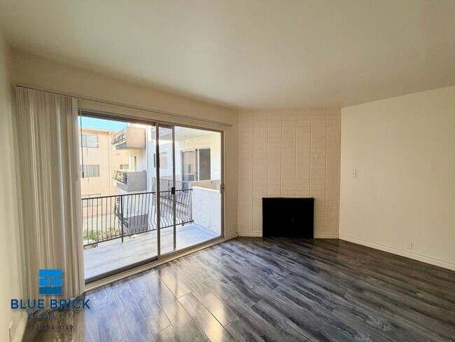 Building Photo - 12325 Chandler Blvd
