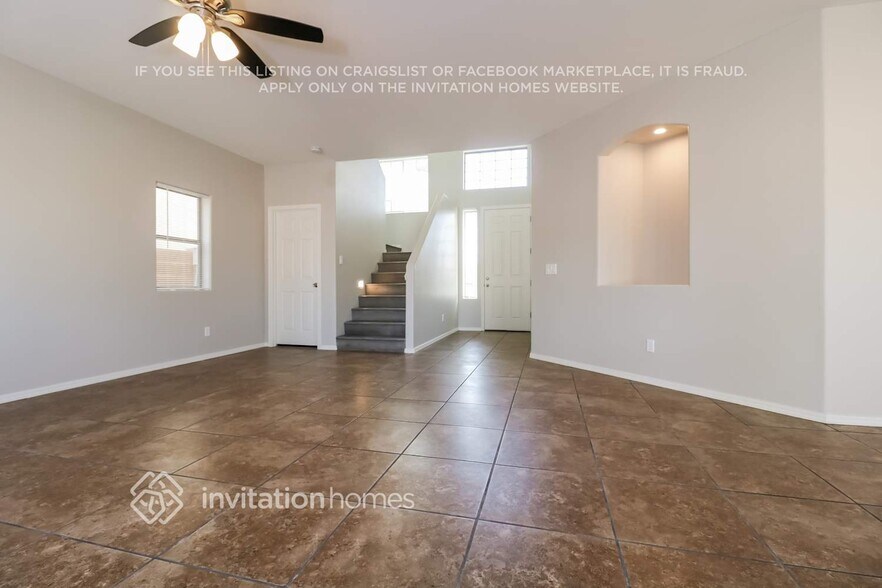 Building Photo - 1421 S 123rd Dr