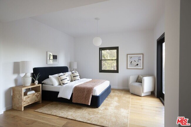 Building Photo - 5692 Holly Oak Dr