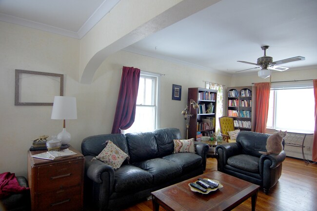 Building Photo - 704 S Grove St