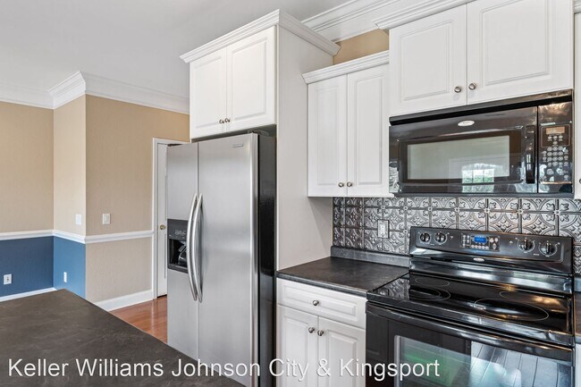 Building Photo - 3 br, 2.5 bath House - 200 Deck Lane # 1002